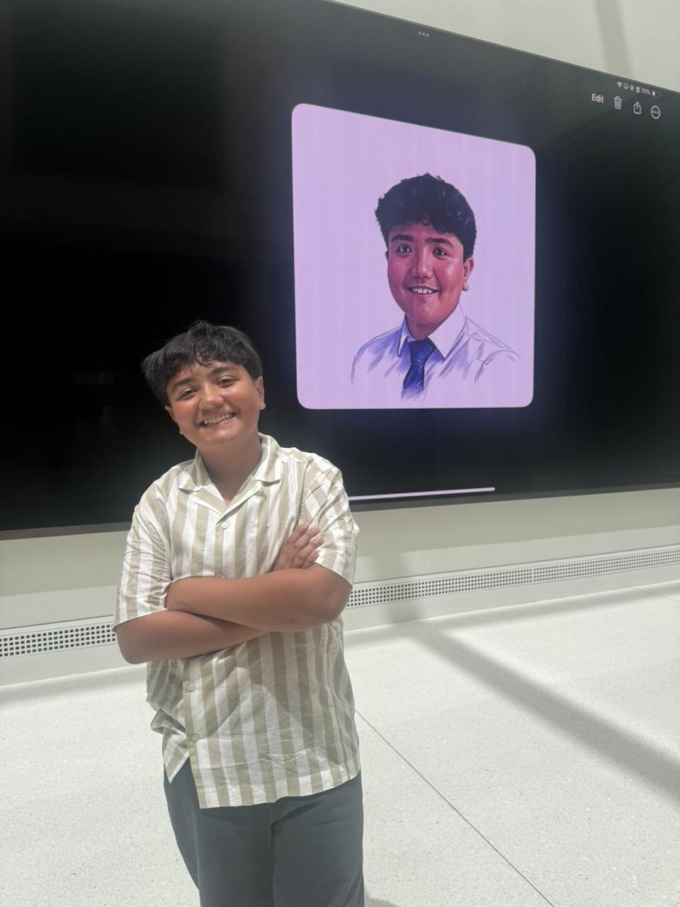 David frente a su retrato